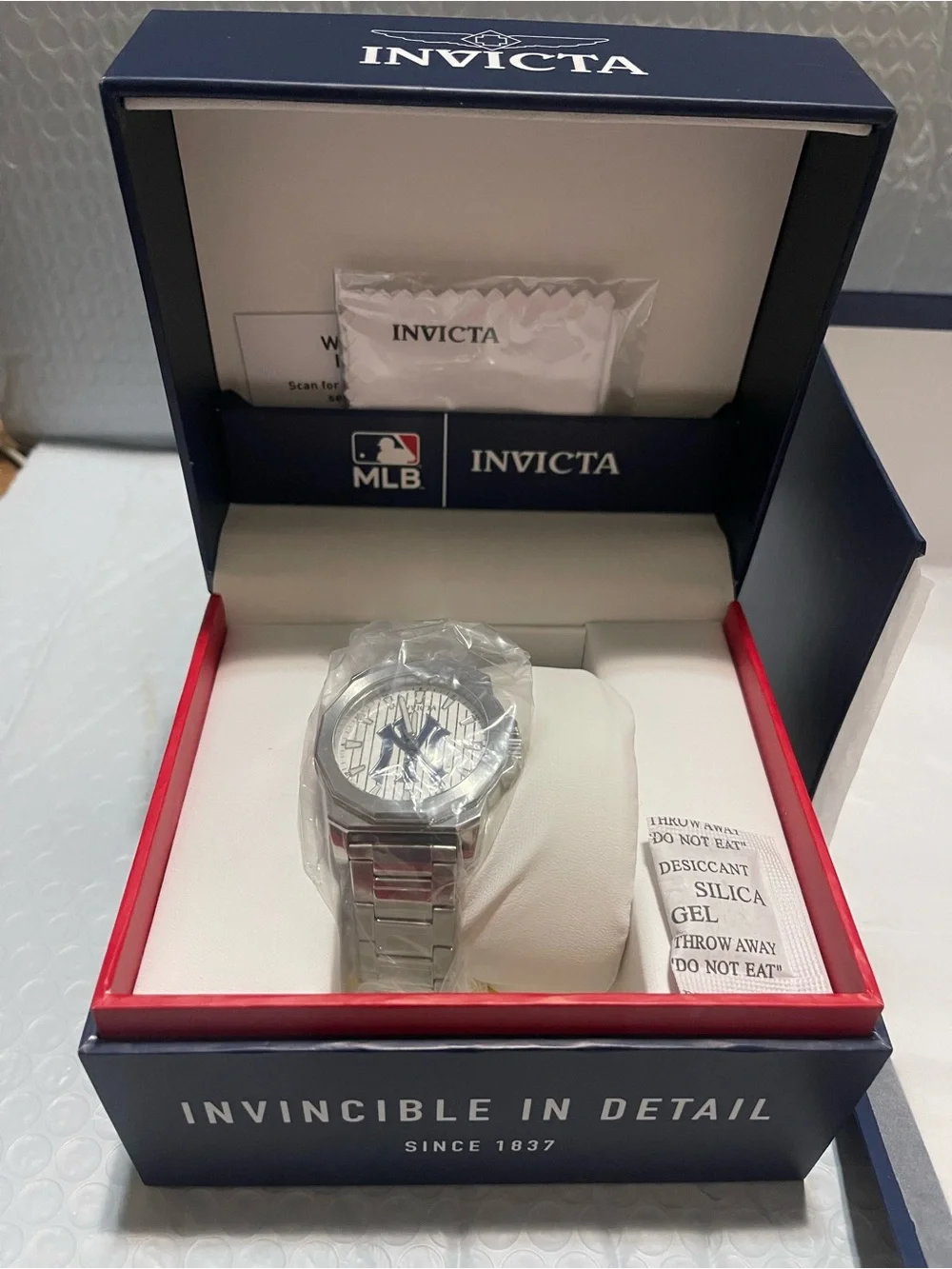 nvicta Speedway New York Edition Men's Watch - 42mm. Steel (49859) new